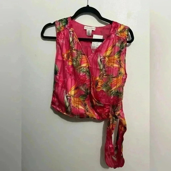 ❤️BNWT Cupcakes & Cashmere Sleeveless Faux  Wrap Pink Tropical Print Top size S - Picture 6 of 6